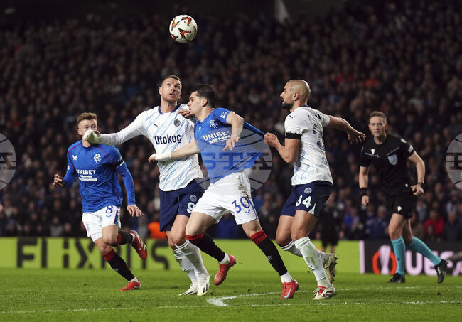 Рейнджърс (Шотландия) отстрани Фенербахче с дузпи, Манчестър Юнайтед и Тотнъм продължават към четвъртфиналите в турнира Лига Европа