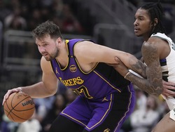 Lakers Bucks Basketball
