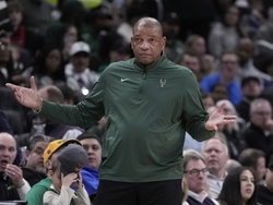Lakers Bucks Basketball