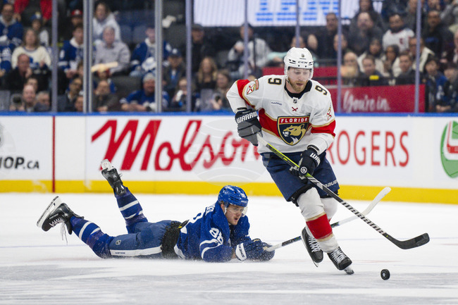 Сам Бенет отбеляза два гола при числено предимство за победа на Флорида срещу Торонто в НХЛ