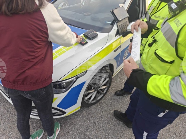 Шофьор с 34 невръчени електронни фиша на обща стойност 4600 лева е установен от полицията в Котел 