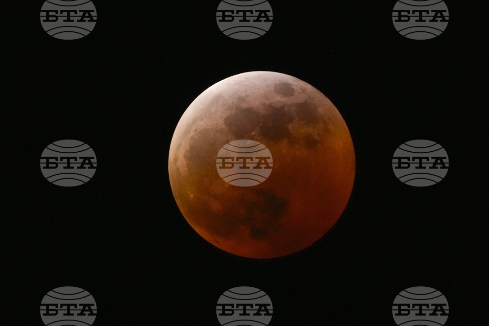 НАСА планира да построи ядрен реактор на Луната 