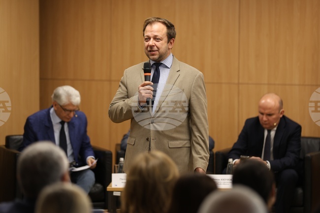 Дискусия „Европа на глобалната сцена: геополитика и сигурност“