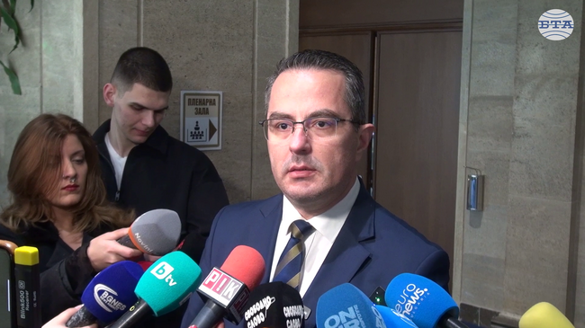 Вчера Конституционният съд потъпка това, което трябва да брани като най-висш орган - Конституцията, каза Цончо Ганев