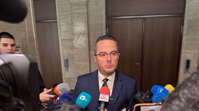 Цончо Ганев: Конституционният съд и парламентът потъпкват Конституцията – беззаконието се превърна в норма