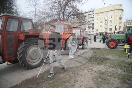 Сърбия - контрапротестиращи - лагер