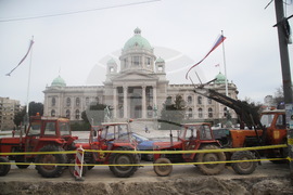 Сърбия - контрапротестиращи - лагер