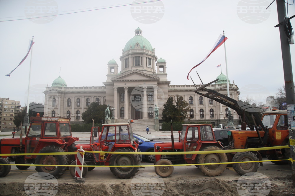 Сърбия - контрапротестиращи - лагер