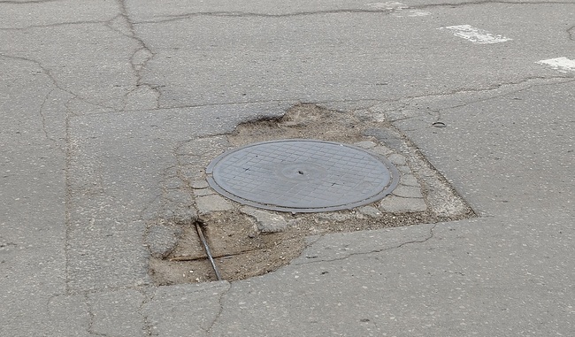 От днес започва изкърпване на 11 участъка с дупки по пътните платна в Шумен