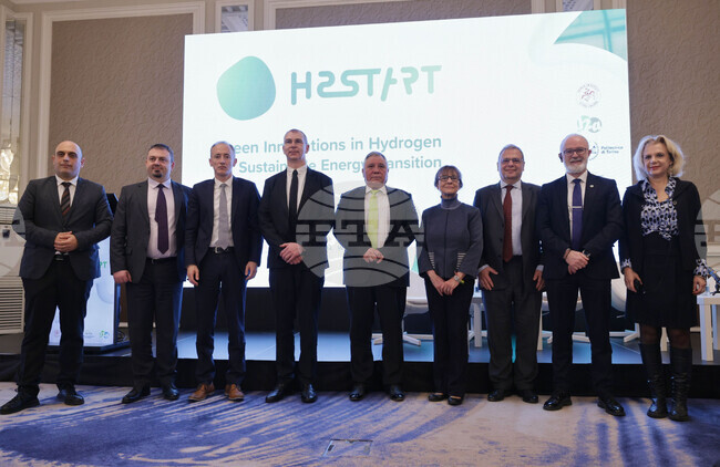 Официално откриване на проект за изграждане на Център за върхови постижения във водородните технологии в Стара Загора H2START