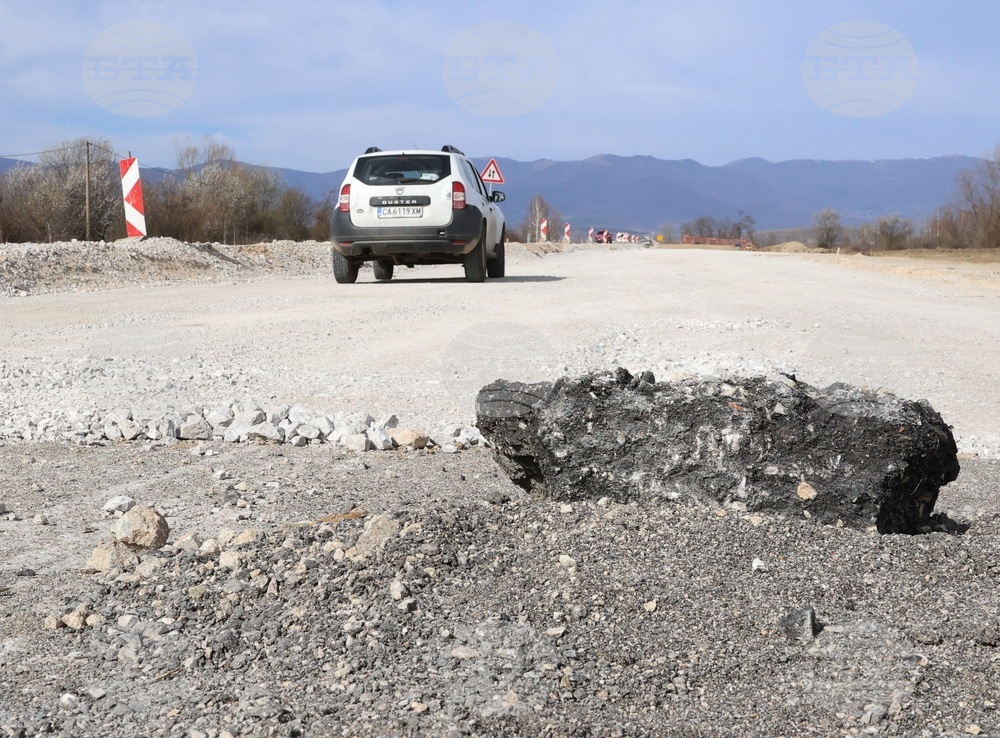 Регионалният министър ще инспектира строителството на пътя Мездра-Ботевград