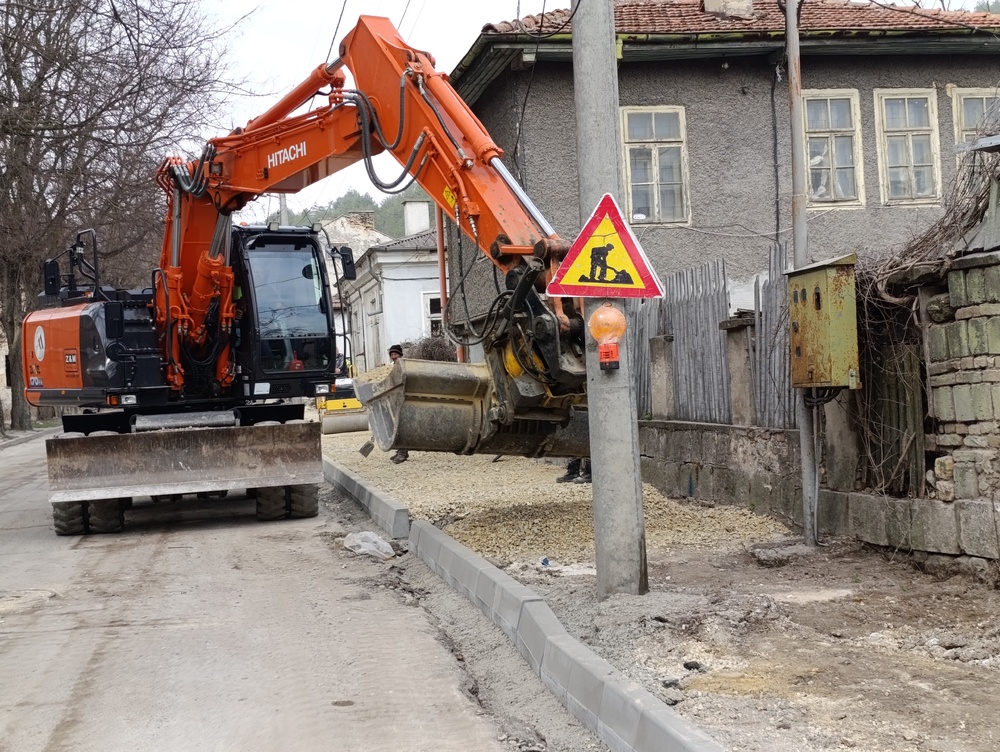 Започна реконструкцията на водопровода на улица „Г. С. Раковски“ в Шумен