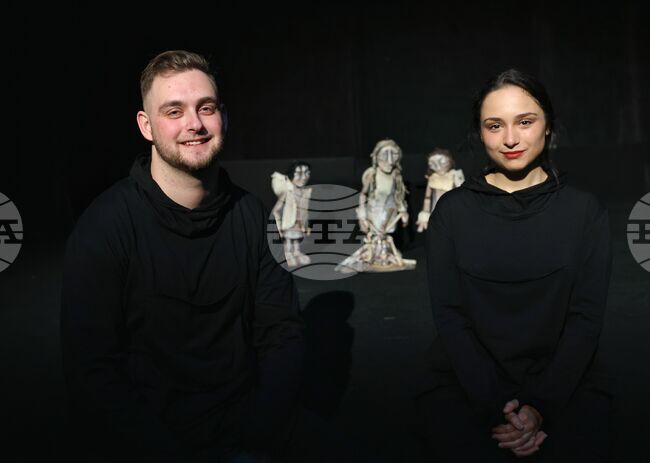За нас кукленият театър е най-висшата форма на театър, казаха пред БТА актьорите с номинации за дебют Николай Николов и Станислава Каменова-Зафирова