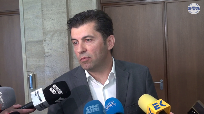 Според Кирил Петков от ГЕРБ използват „Величие“, за да вкарат Пеевски официално във властта