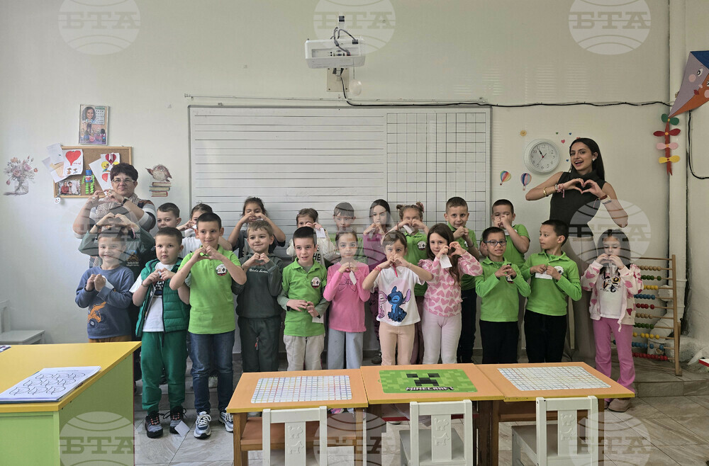 Обучението по религия в община Петрич е въведено през 2016 година, каза за БТА Димитър Чолев, директор на Дирекция "Хуманитарни дейности"