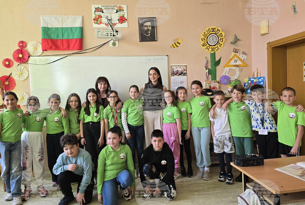 Петрич - училище - "Петъчно музикално междучасие" - инициатива