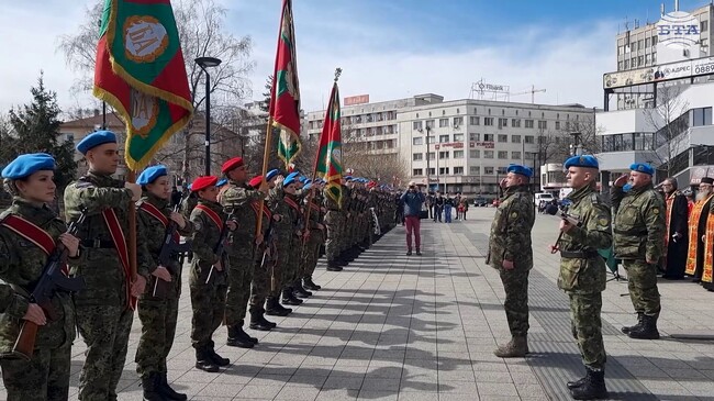 Празникът на Плевенския гарнизон бе честван с тържествен ритуал и награждаване на военнослужещи