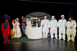 Разград - „Има ли смисъл да утепваме мечка?“ - спектакъл