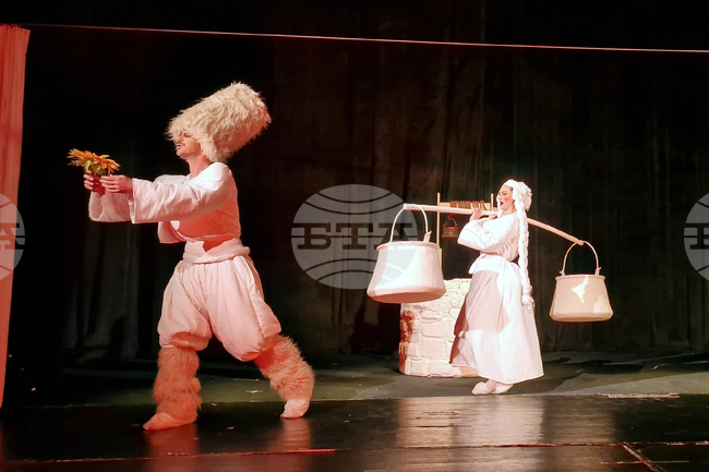 Разград - „Има ли смисъл да утепваме мечка?“ - спектакъл