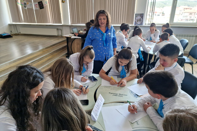 Чрез интерактивни игри и приготвяне на ястия ученици от самоковско училище отбелязаха Международния ден на числото Пи