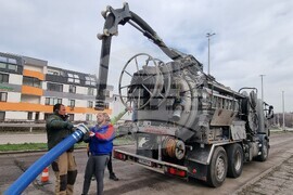 Шумен - машинно почистване на шахти - демонстрация