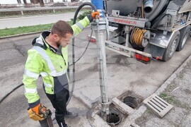 Шумен - машинно почистване на шахти - демонстрация