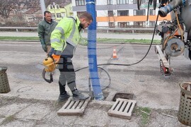 Шумен - машинно почистване на шахти - демонстрация