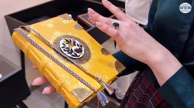 Интересът към книговезането се възражда, смята майсторката Силвия Йонкова от Варна