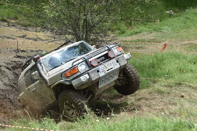 В босилеградското село Ресен започнаха подготовките за третото международно офроуд състезание
