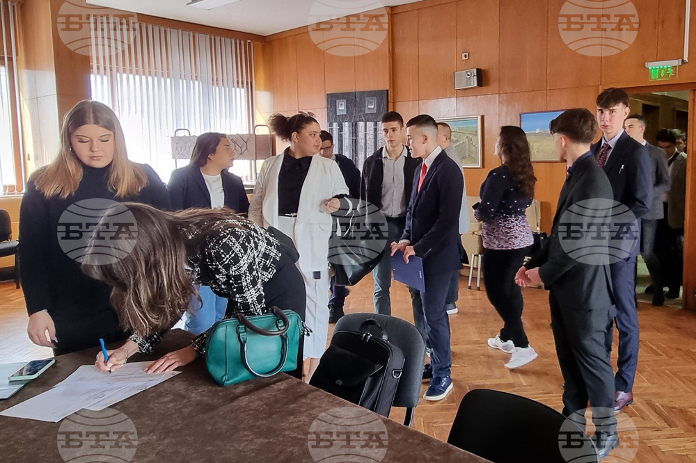 Шумен - младежка инициатива - „Модел Република България“