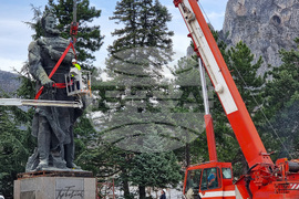 Враца - Христо Ботев - паметник - демонтаж - реставрация