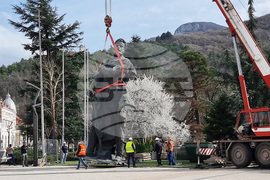 Враца - Христо Ботев - паметник - демонтаж - реставрация