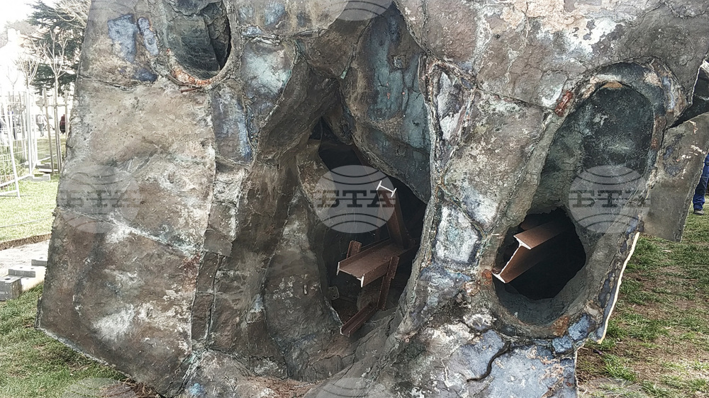 Враца - Христо Ботев - паметник - демонтаж - реставрация