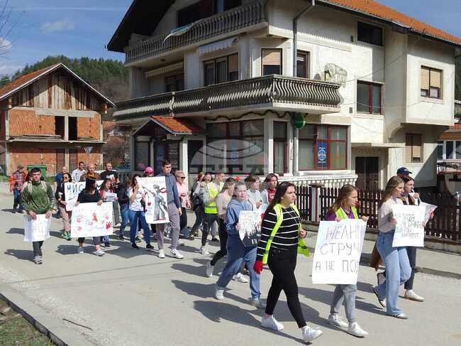 Трето протестно шествие във връзка с инцидента в Нови Сад се състоя днес в Босилеград