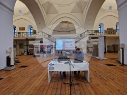 Лекция на проф. Алкивиад Препис в НАИМ-БАН. Снимка: Ваня Сухарова/БТА