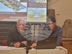 Лекция на проф. Алкивиад Препис в НАИМ-БАН. Снимка: Ваня Сухарова/БТА