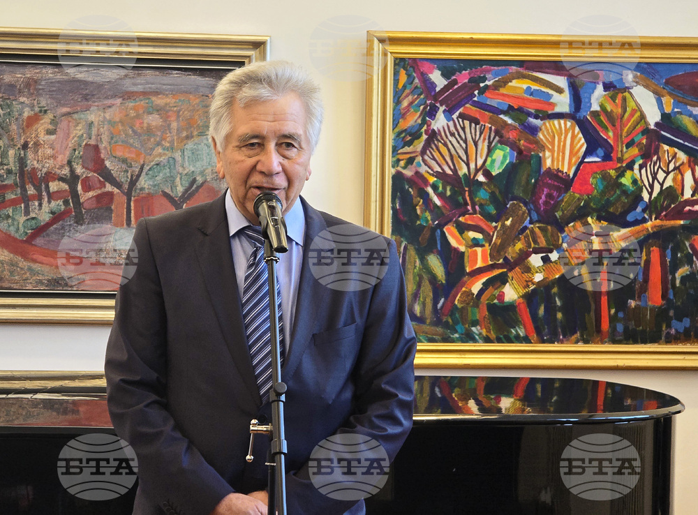 Плевен - Атанас Кирилов - книга - представяне - Деян Белчев