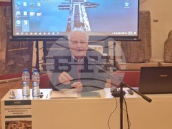 Лекция на проф. Алкивиад Препис в НАИМ-БАН. Снимка: Ваня Сухарова/БТА