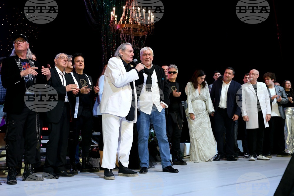 Михаил, Кристина и Константин Белчеви почетоха Хачо Бояджиев с концерт в зала 1 на НДК