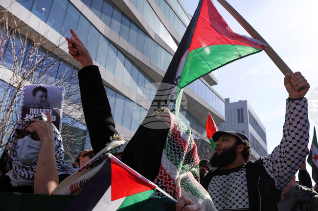 Полицията в Ню Йорк задържа около 50 пропалестински демонстранти