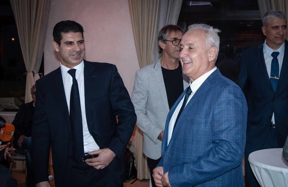 Президентът на БФС Георги Иванов започна от Велико Търново връчването на награди на заслужили футболни дейци и ветерани