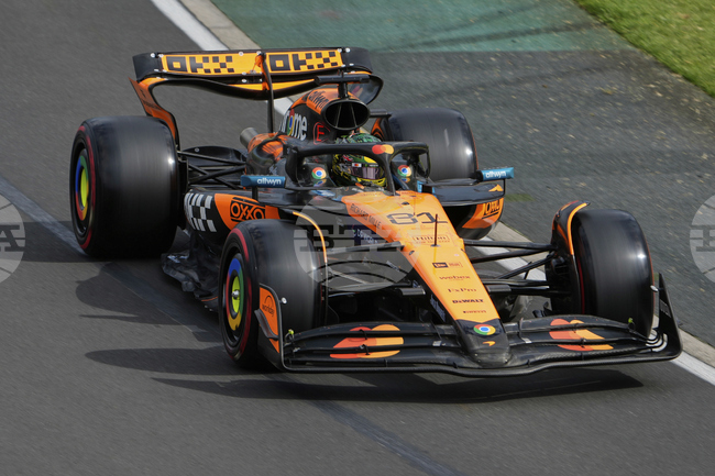 Австралиецът Оскар Пиастри бе най-бърз в третата тренировка преди откриването на новия сезон във Формула 1 в Мелбърн