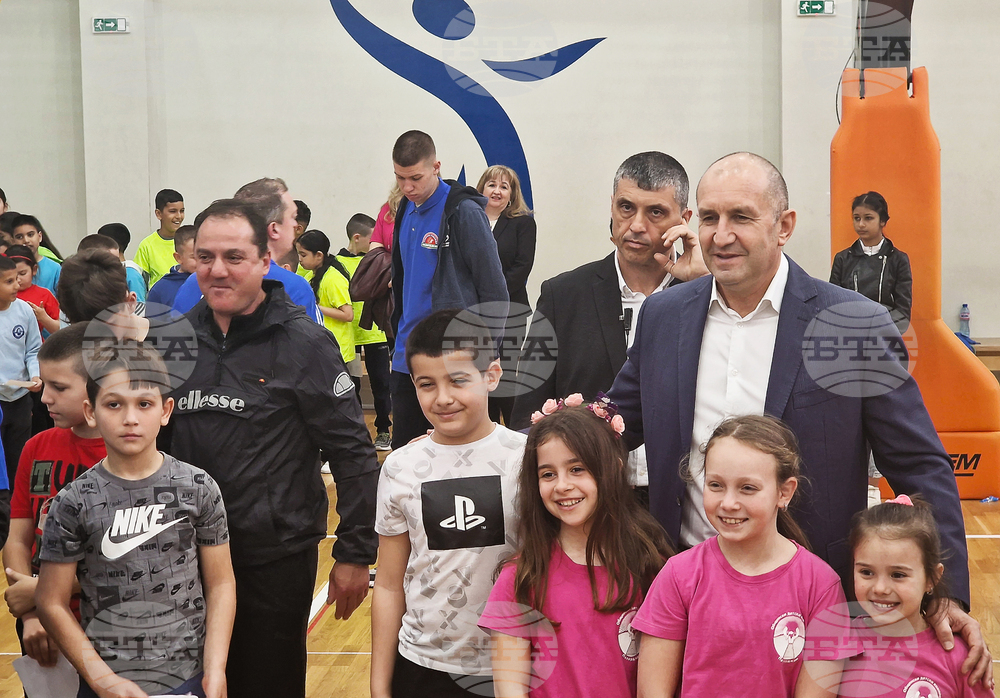 Head of State Opens Sports Event in Pazardzhik, Meets Mayor