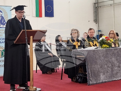 Пловдив - Филологически факултет - абсолвенти - дипломи