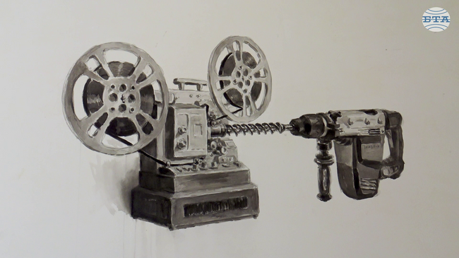 В изложбата „Истината за истината“ аз предлагам една забавна и странна игра на зрителя, каза пред БТА Правдолюб Иванов