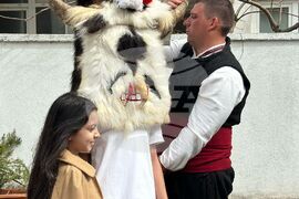 Турция - Одрин - българско неделно училище - кукерски обичай