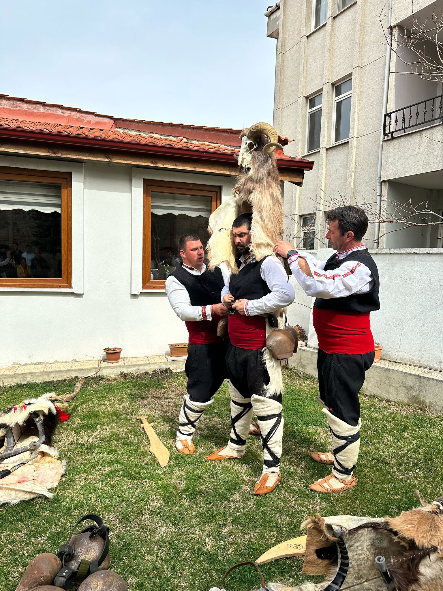 Турция - Одрин - българско неделно училище - кукерски обичай