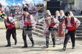 Земен - „Магията на Сурва" - маскараден празник