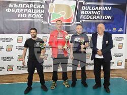 Плевен - бокс - ученици