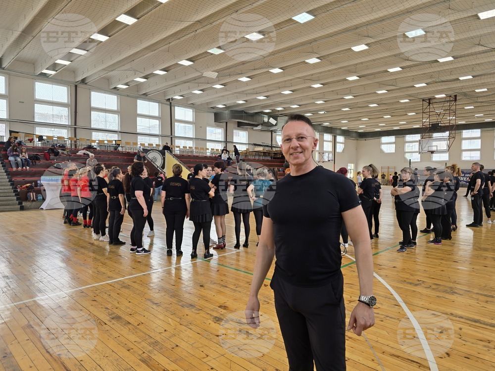 Българите в чужбина чрез народните танци помнят родината и българщината, каза проф. Антон Андонов